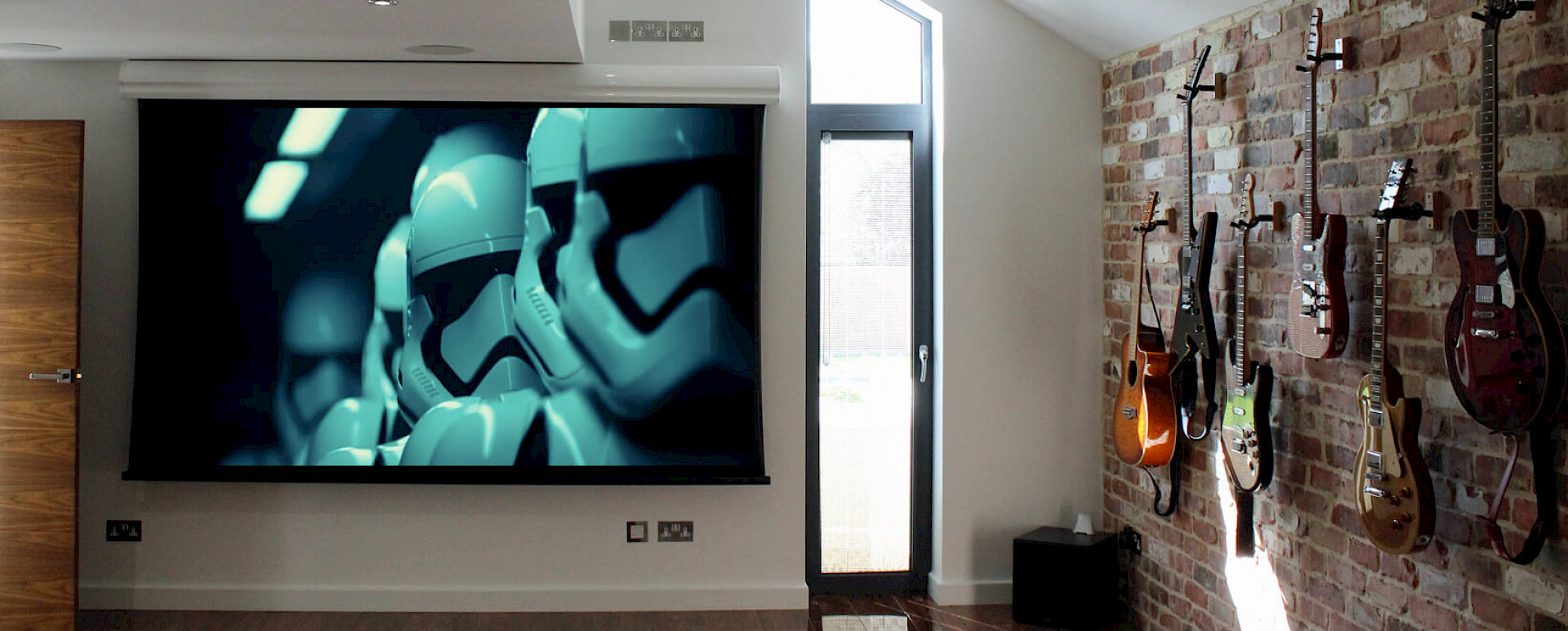 home cinema projector screen